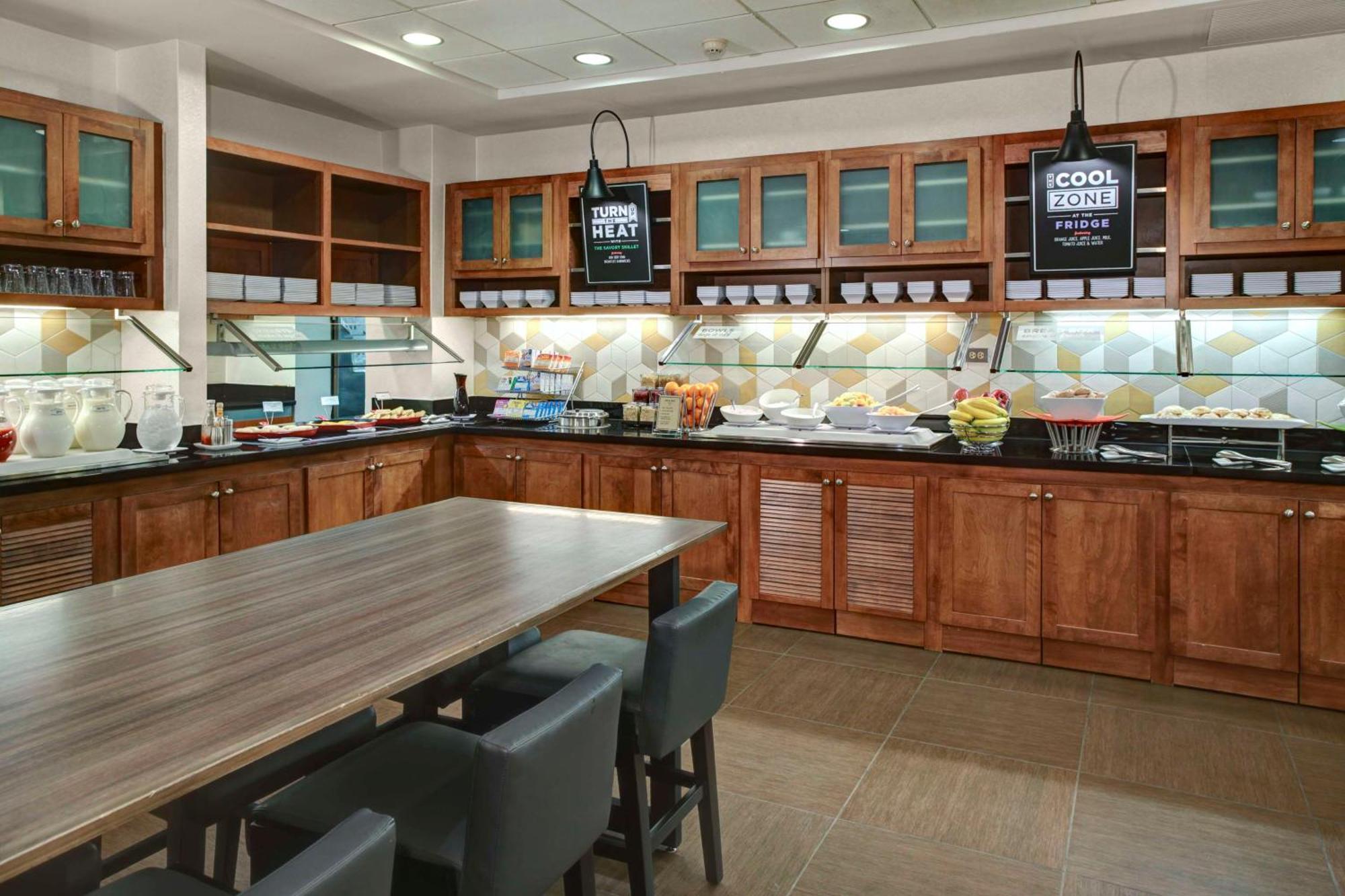 Hyatt Place Tampa Busch Gardens Eksteriør billede