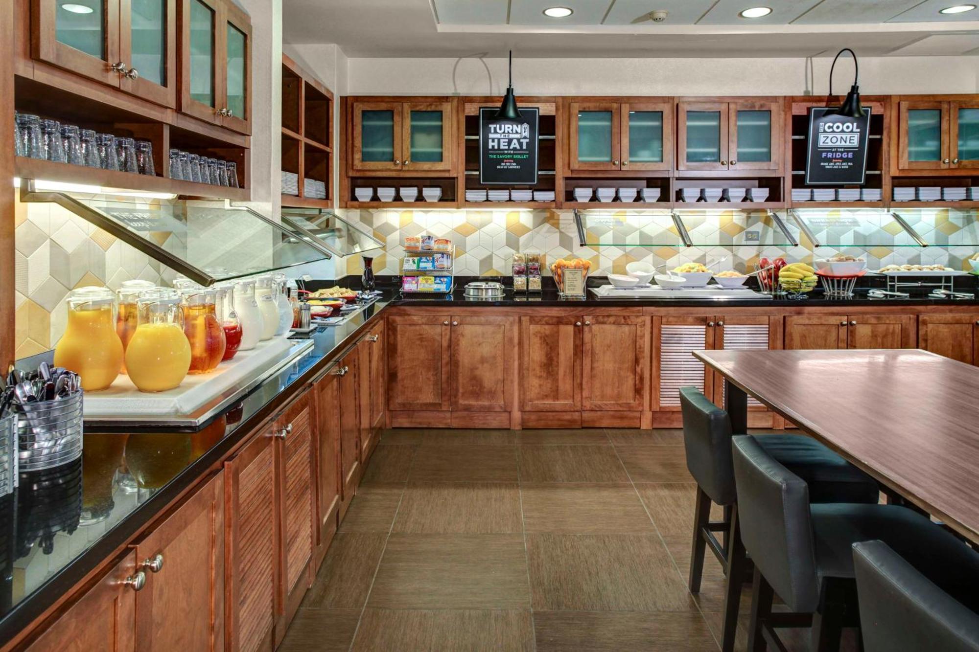 Hyatt Place Tampa Busch Gardens Eksteriør billede