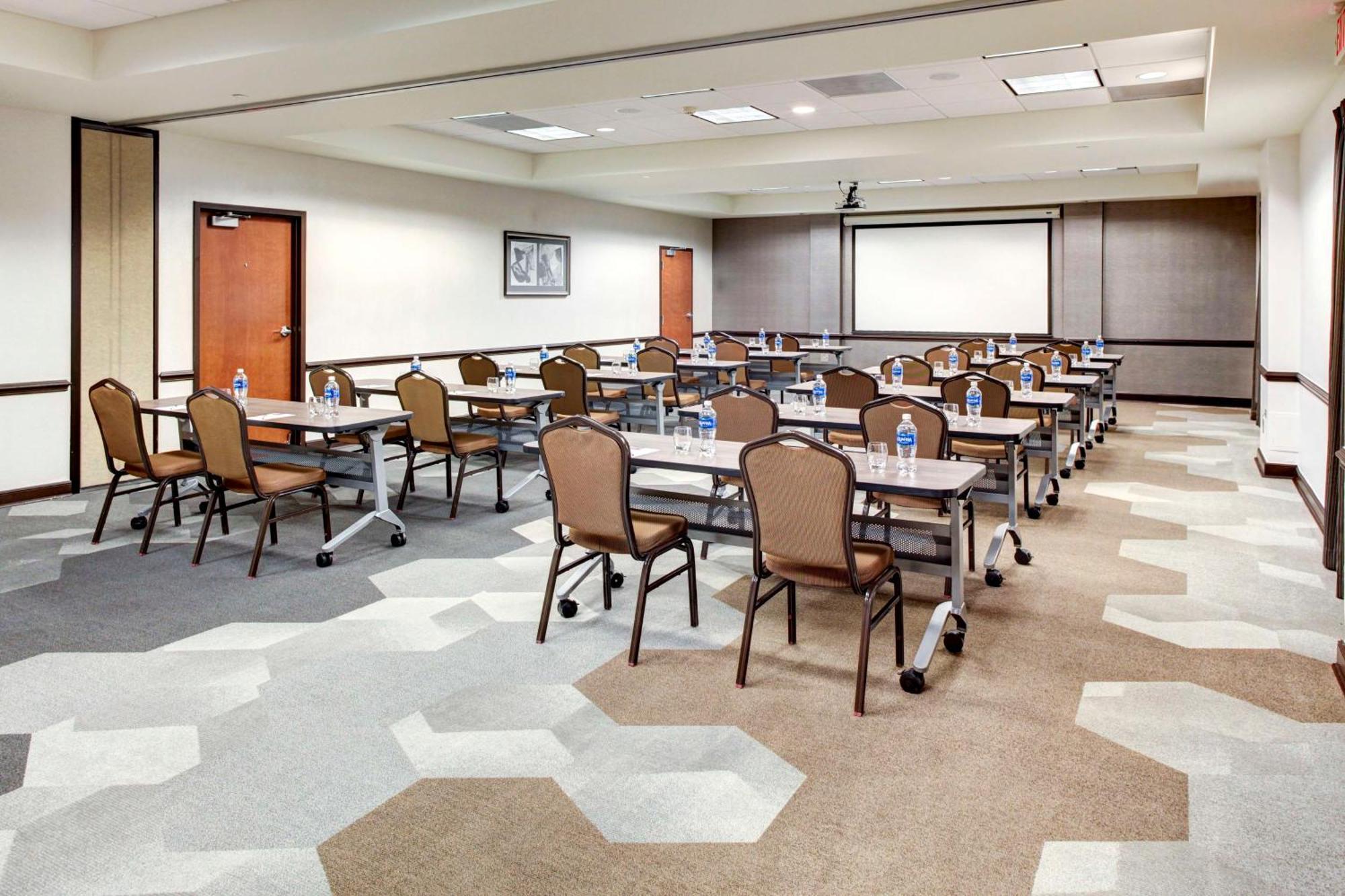 Hyatt Place Tampa Busch Gardens Eksteriør billede