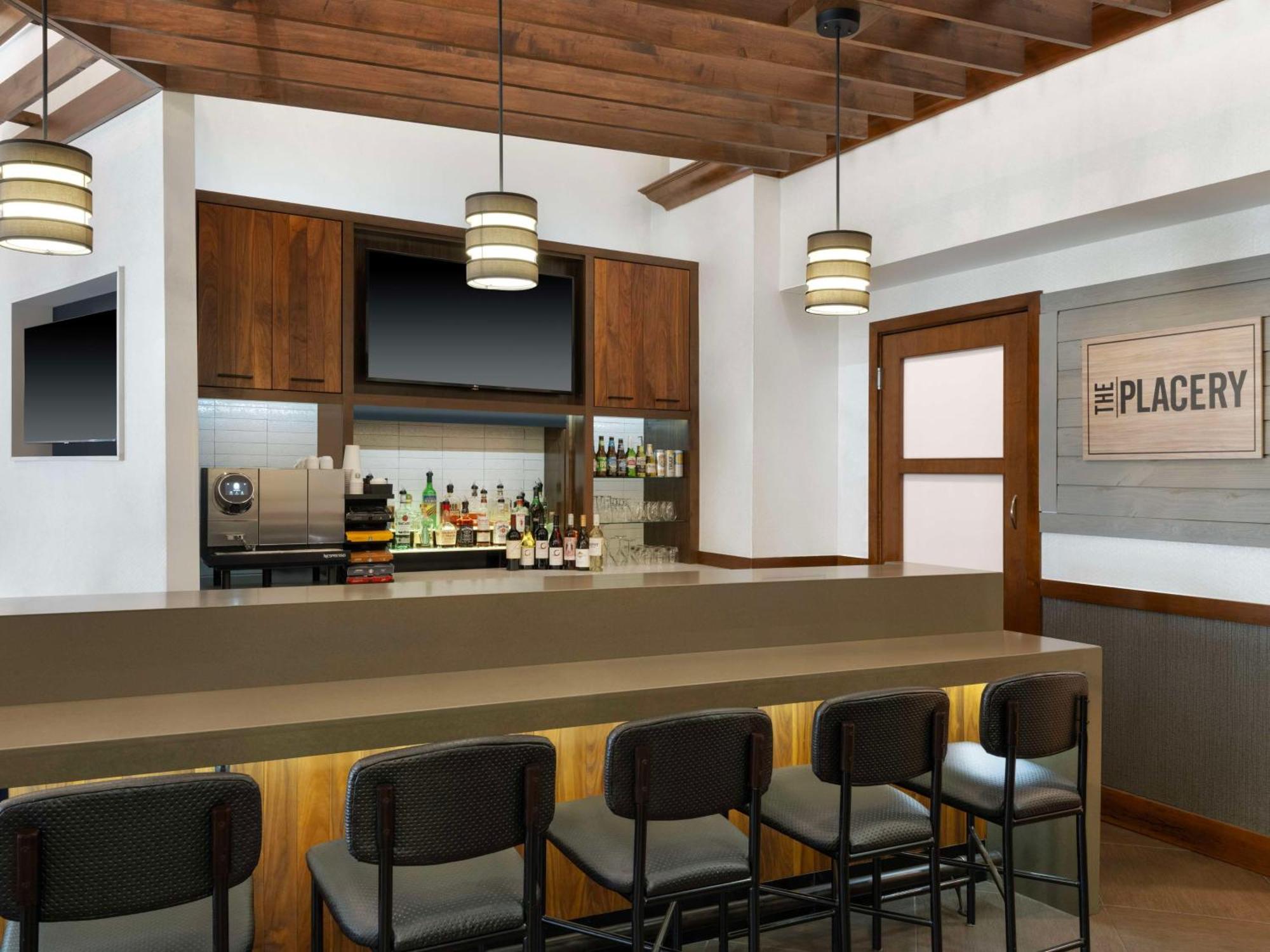 Hyatt Place Tampa Busch Gardens Eksteriør billede