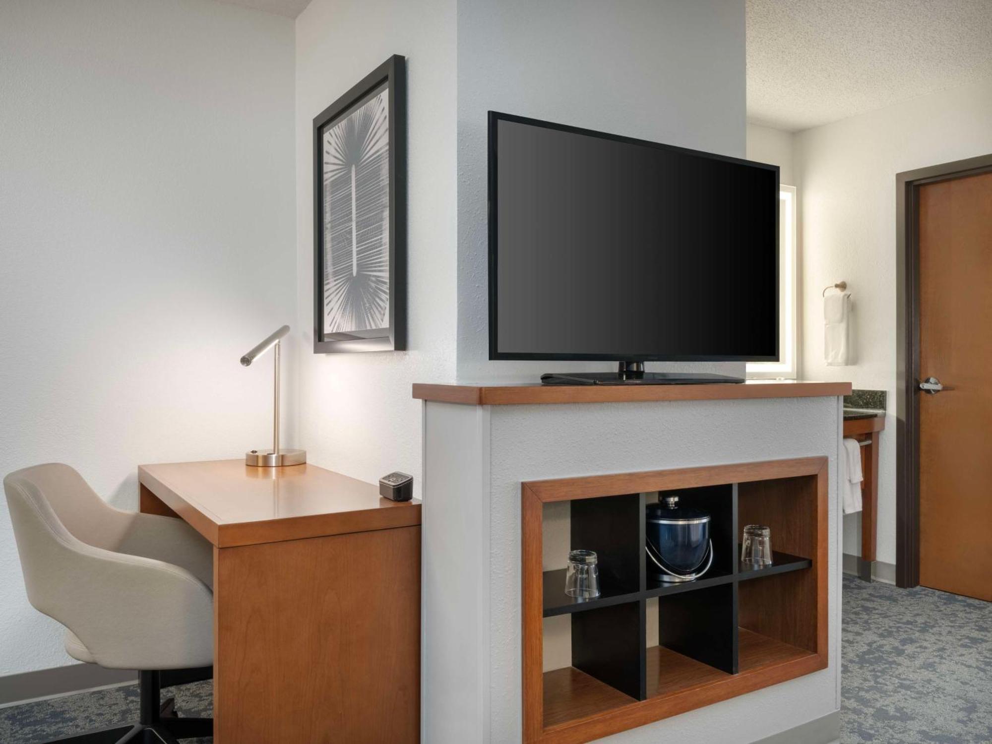 Hyatt Place Tampa Busch Gardens Eksteriør billede