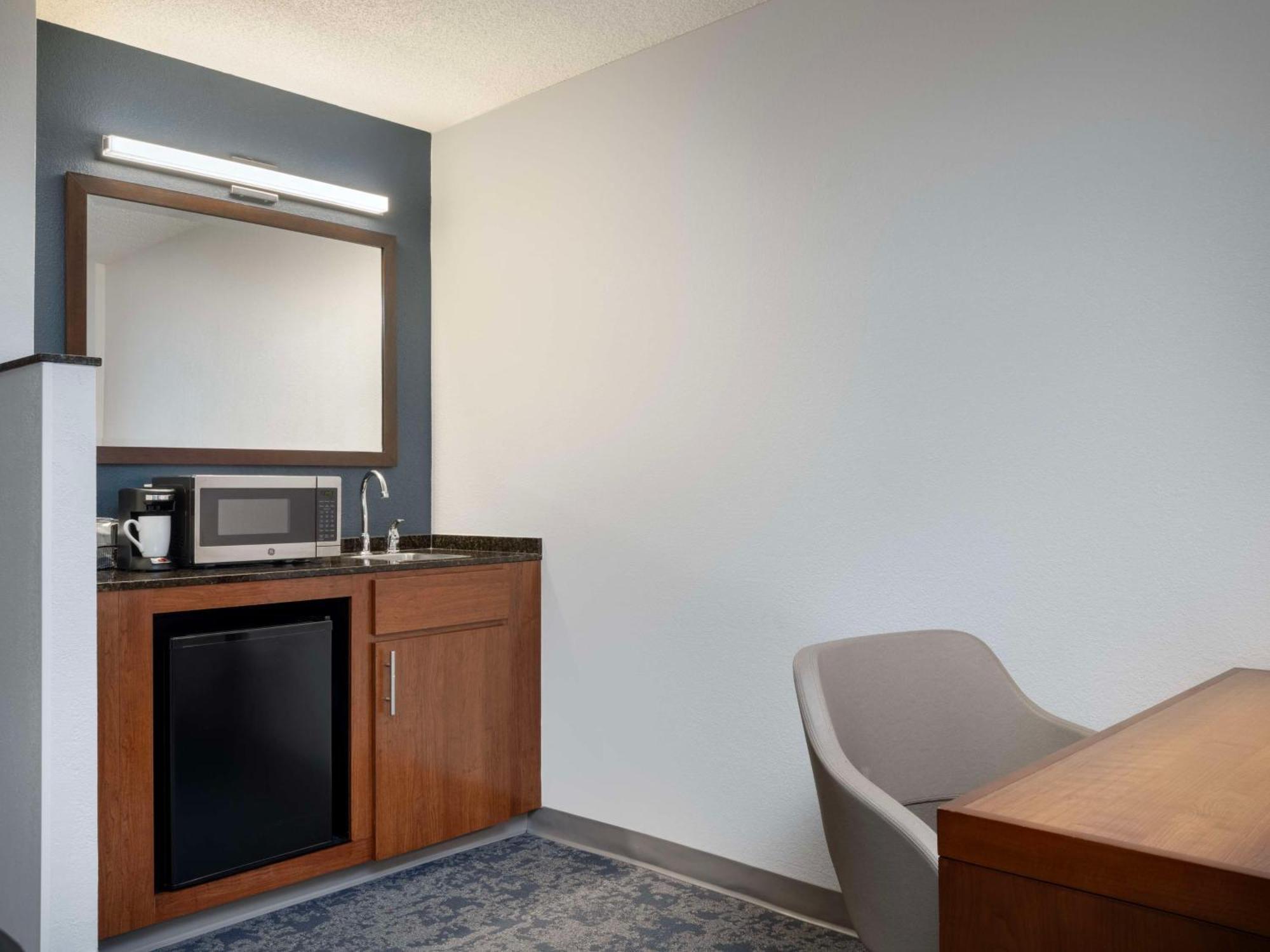 Hyatt Place Tampa Busch Gardens Eksteriør billede