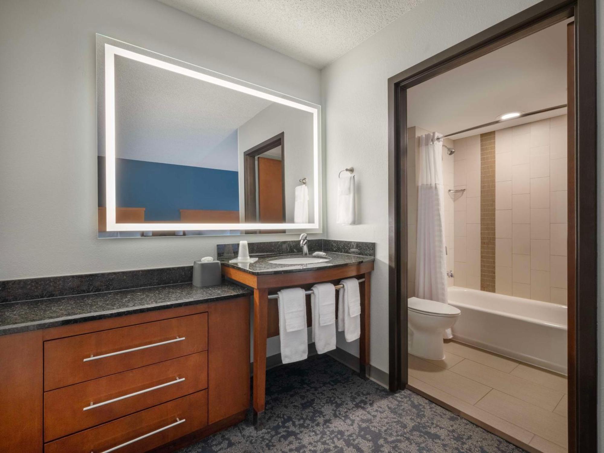 Hyatt Place Tampa Busch Gardens Eksteriør billede