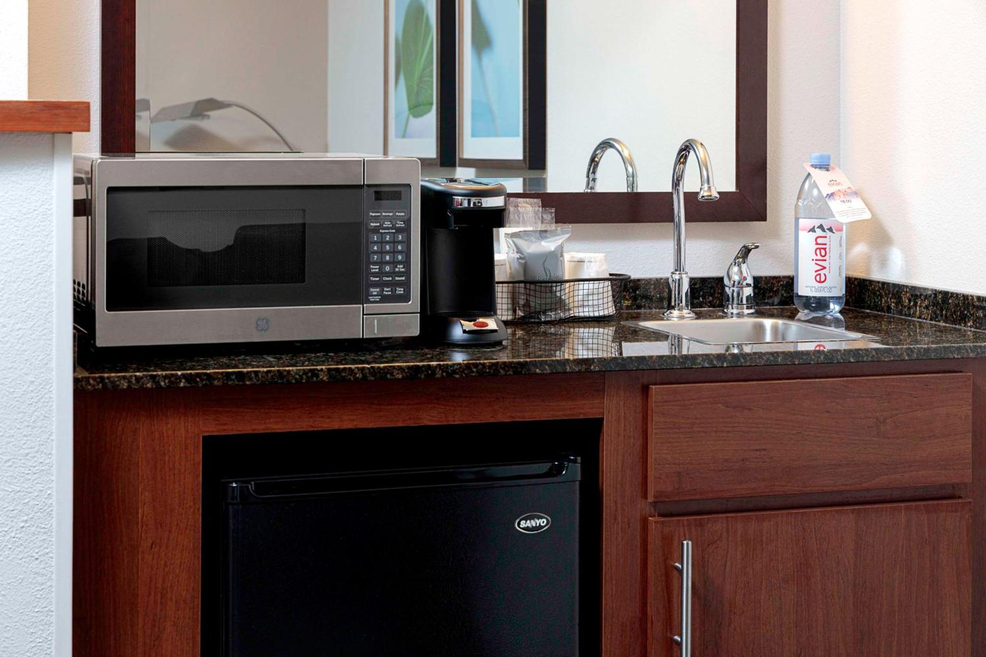 Hyatt Place Tampa Busch Gardens Eksteriør billede